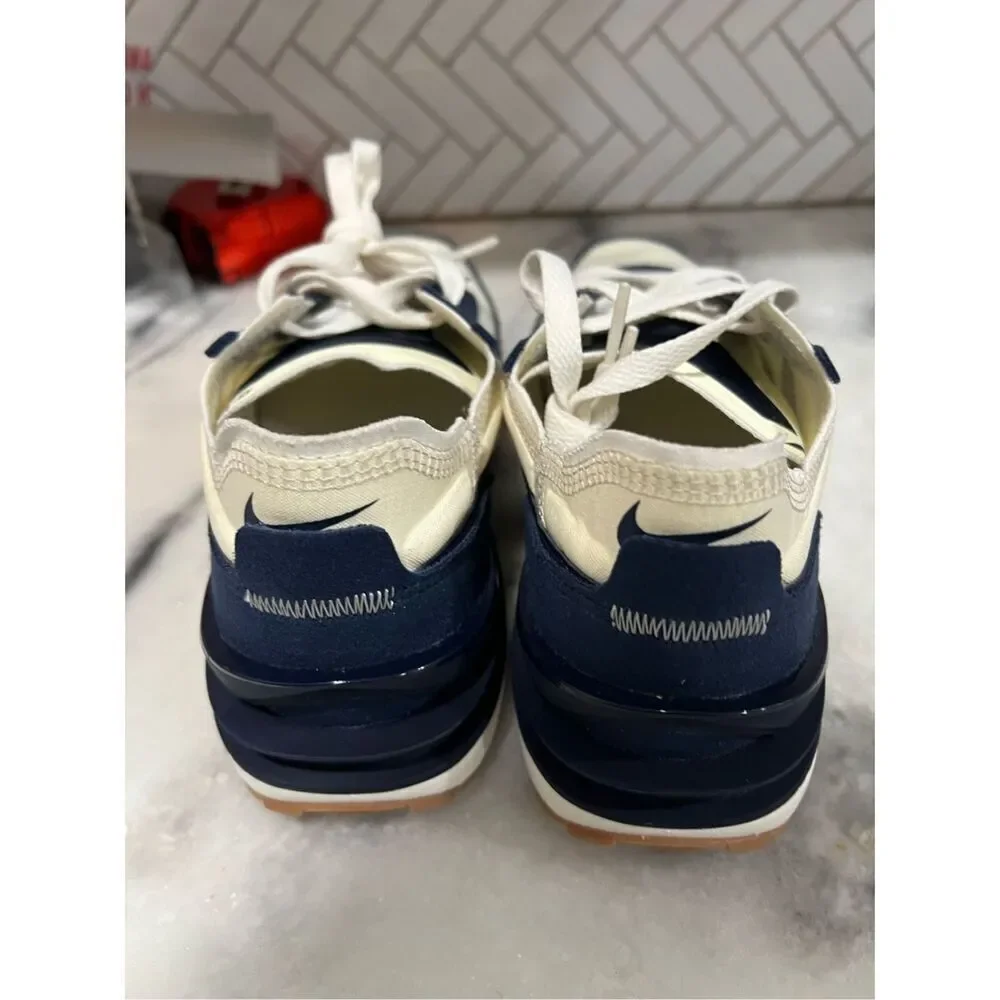 Nike Waffle One SE Coconut Milk/Midnight Navy size 7